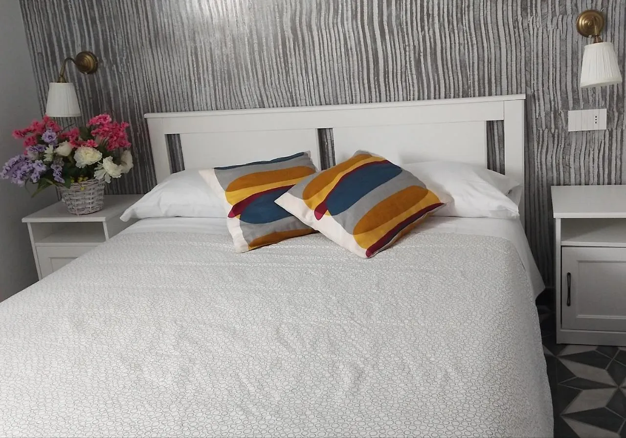O' Scartellato Aparthotel Naples 0*,  Italy